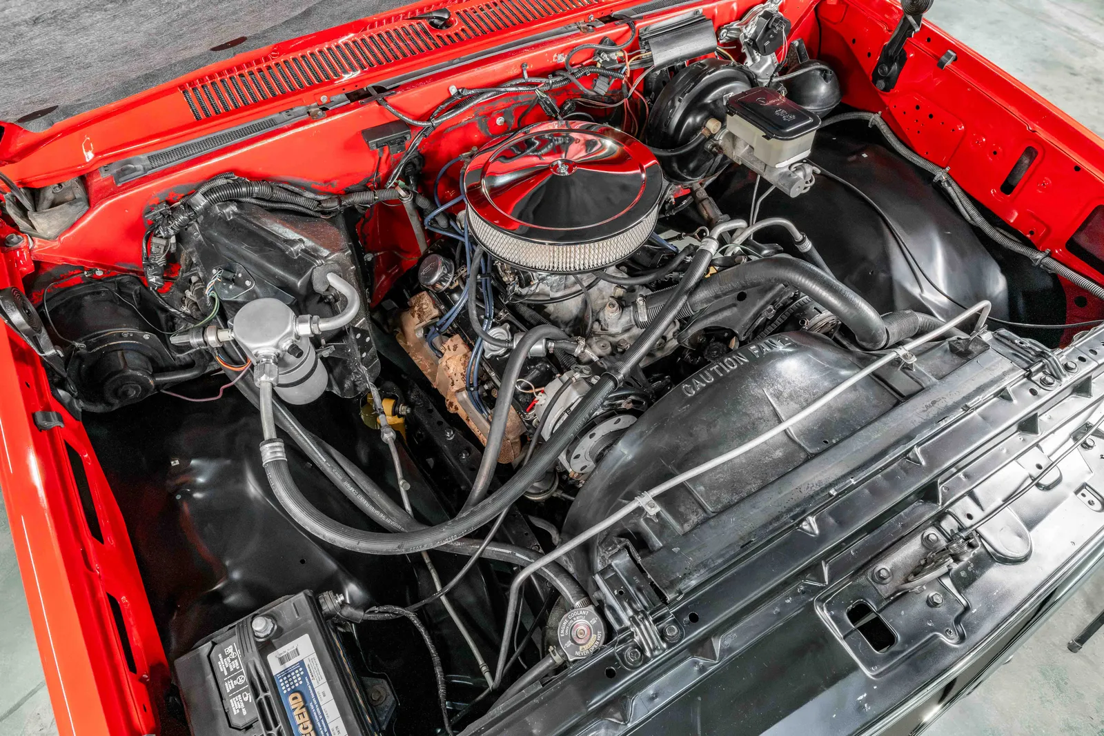 1985-GMC-K10-Apple Red-504244-41.jpg